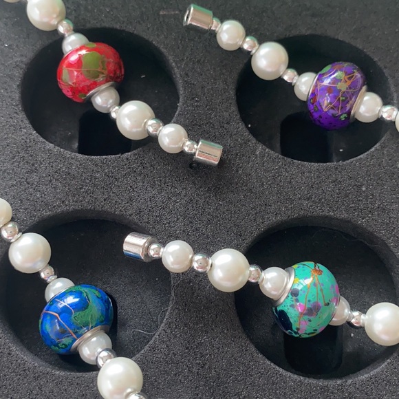 VINTAGE 82 by Oenophila: Beaded Wine Charms - Picture 5 of 5